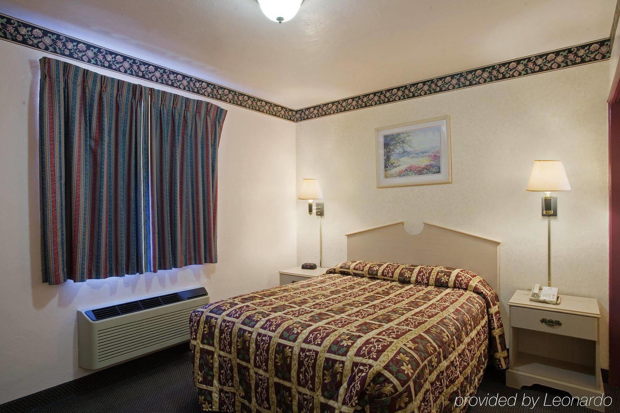 Riverside Inn & Suites Санта Круз Екстериор снимка